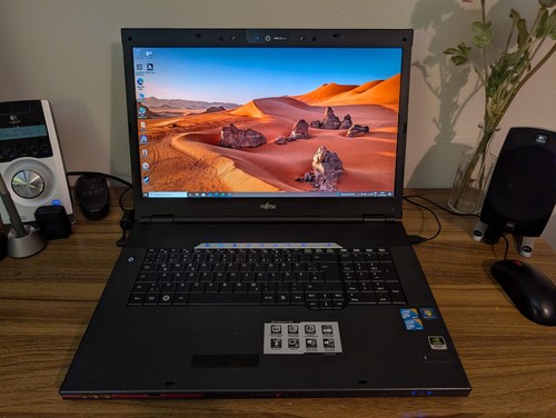 Fujitsu amilo xi3670 mclaren - fujitsu,